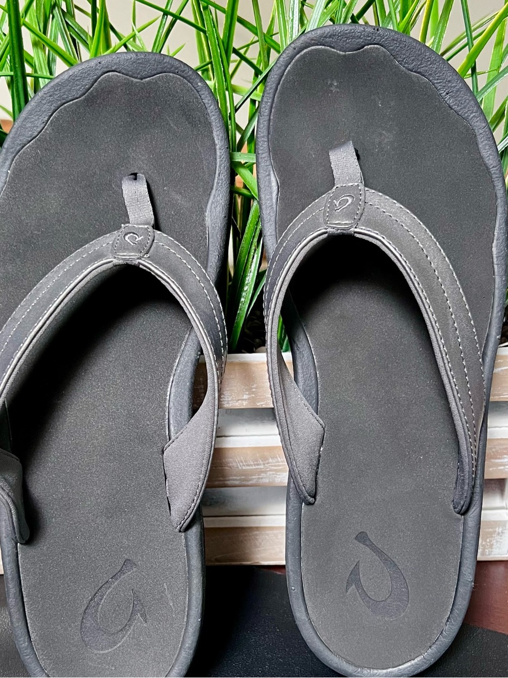 OLUKAI Ohana Water-Resistant Women’s Sandals - Picture 2 of 8